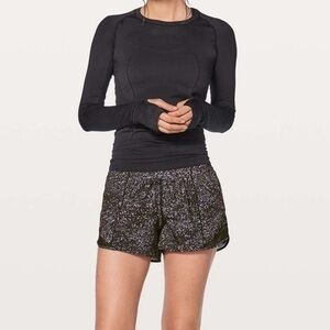 Lululemon Hotty Hot Short II Long 4" Crystalline size 4 Tall